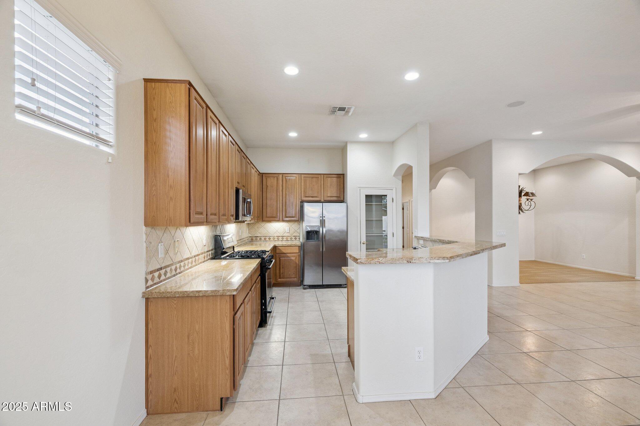 10302 W SUPERIOR Avenue