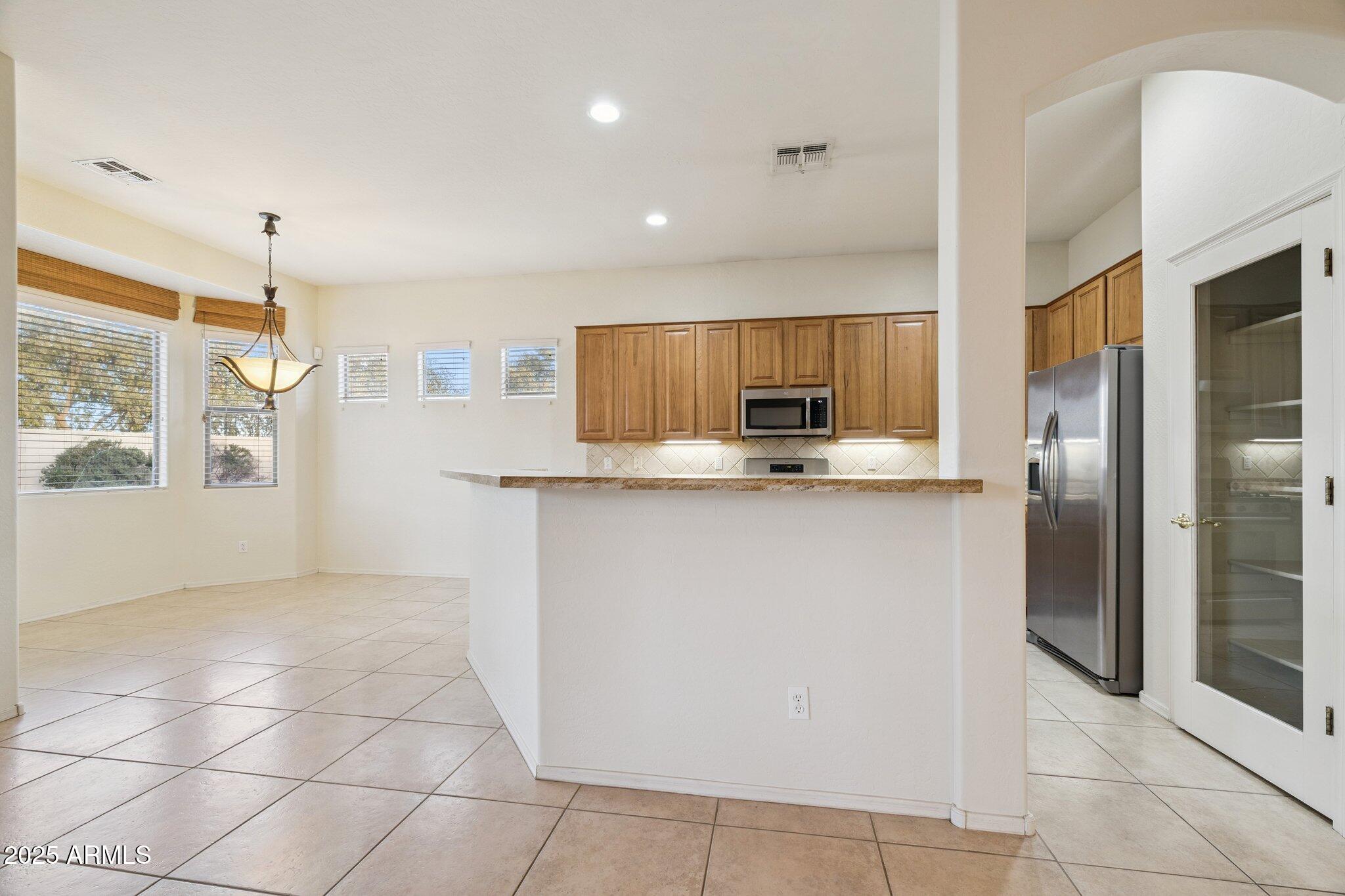 10302 W SUPERIOR Avenue