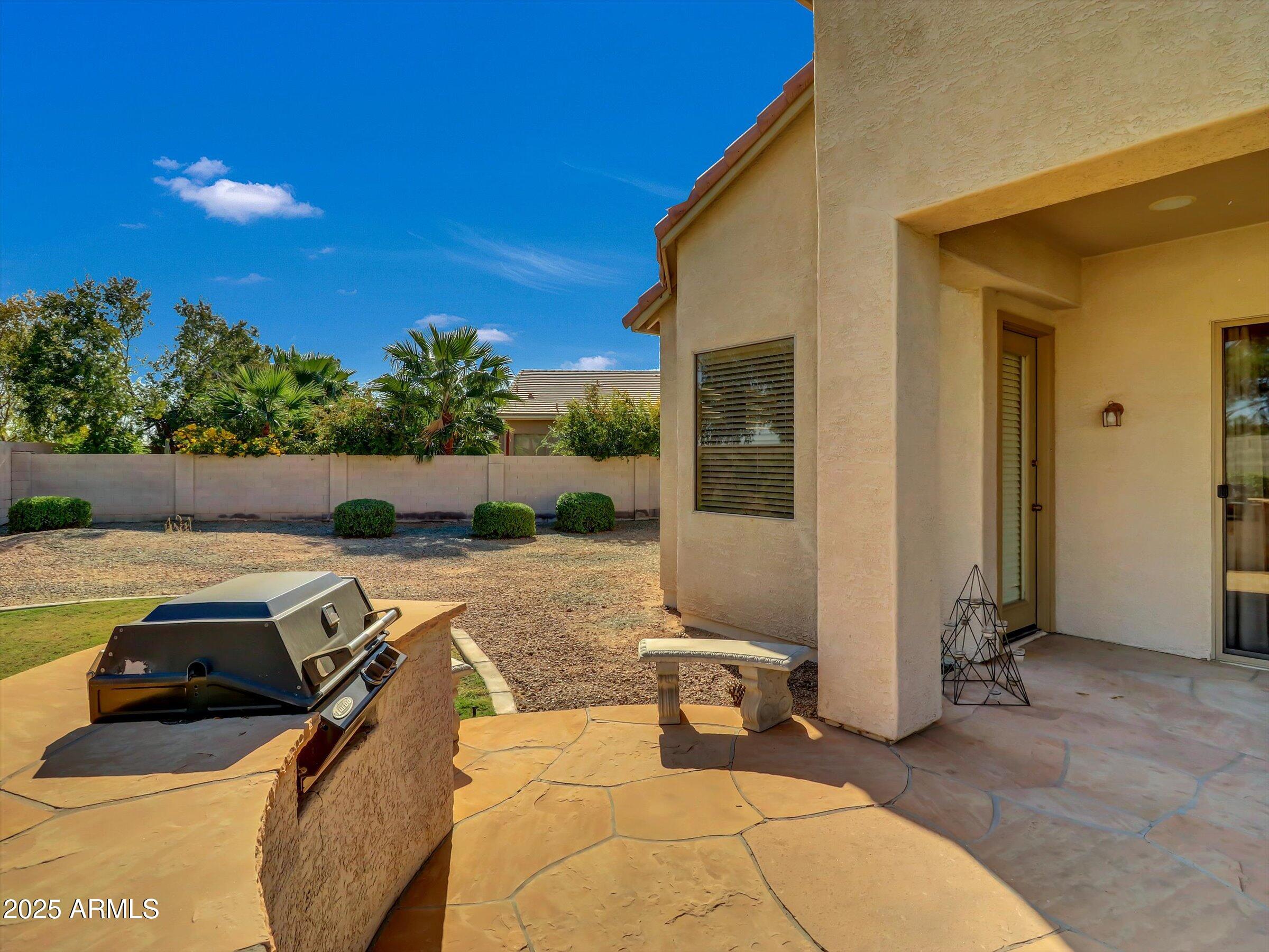 10302 W SUPERIOR Avenue