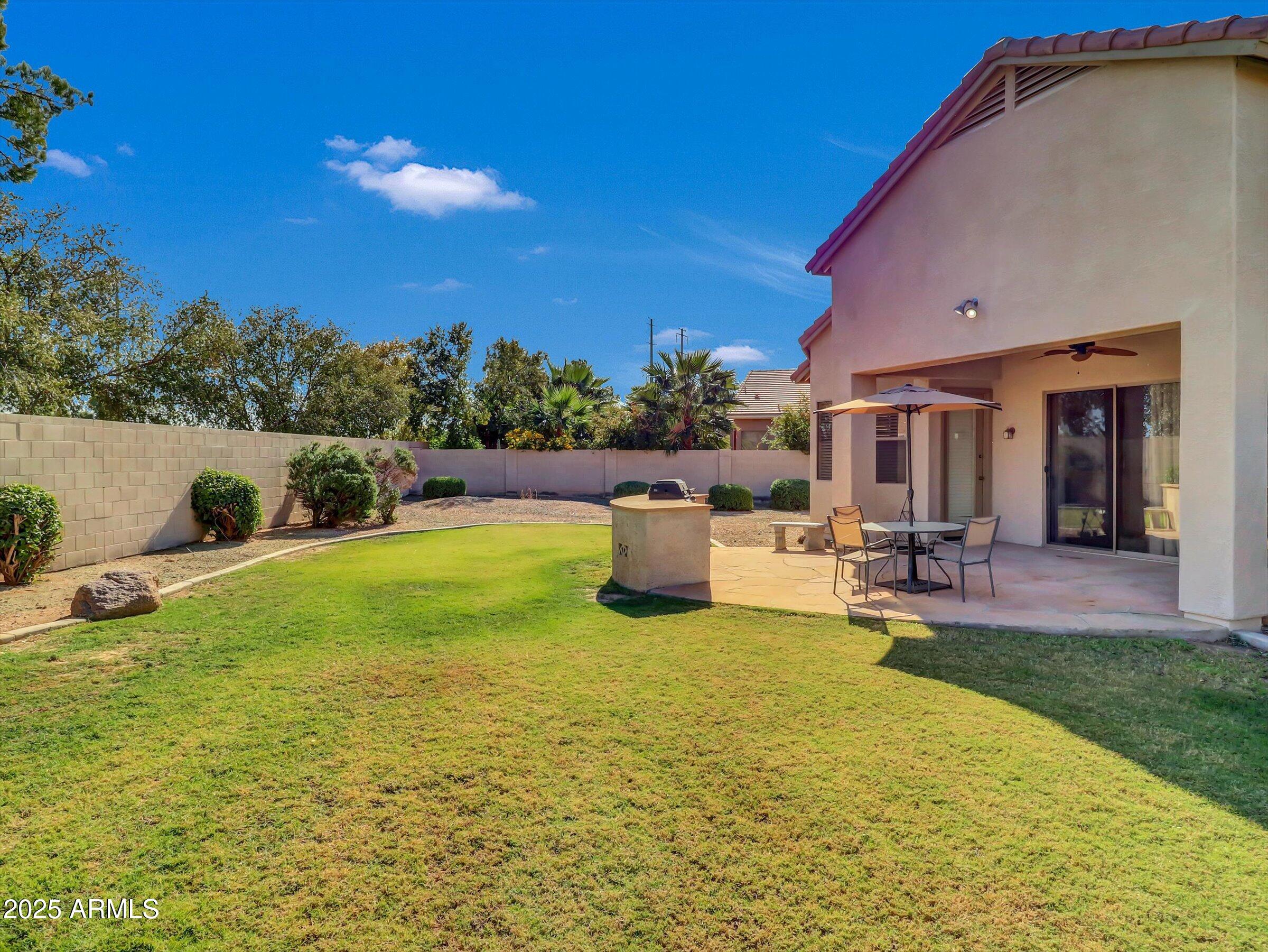 10302 W SUPERIOR Avenue