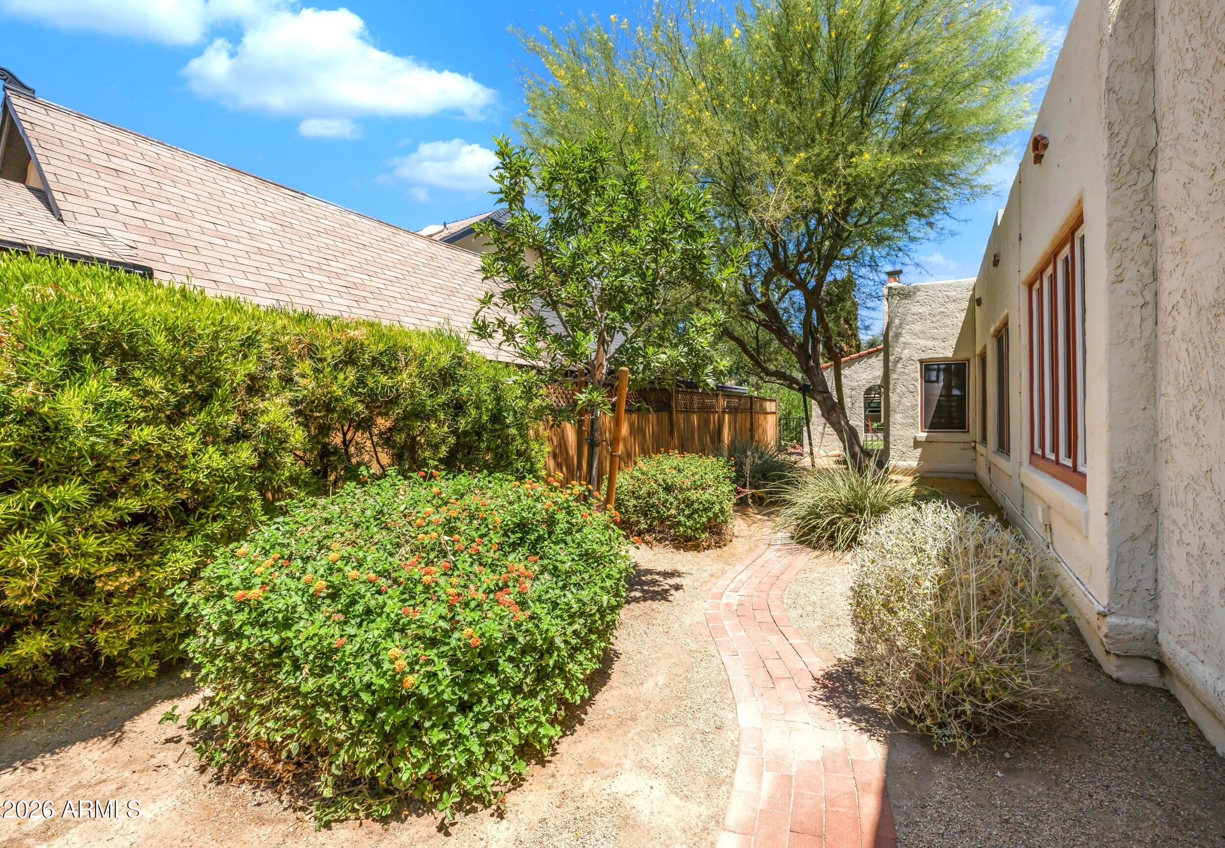 1521 E Flower Street