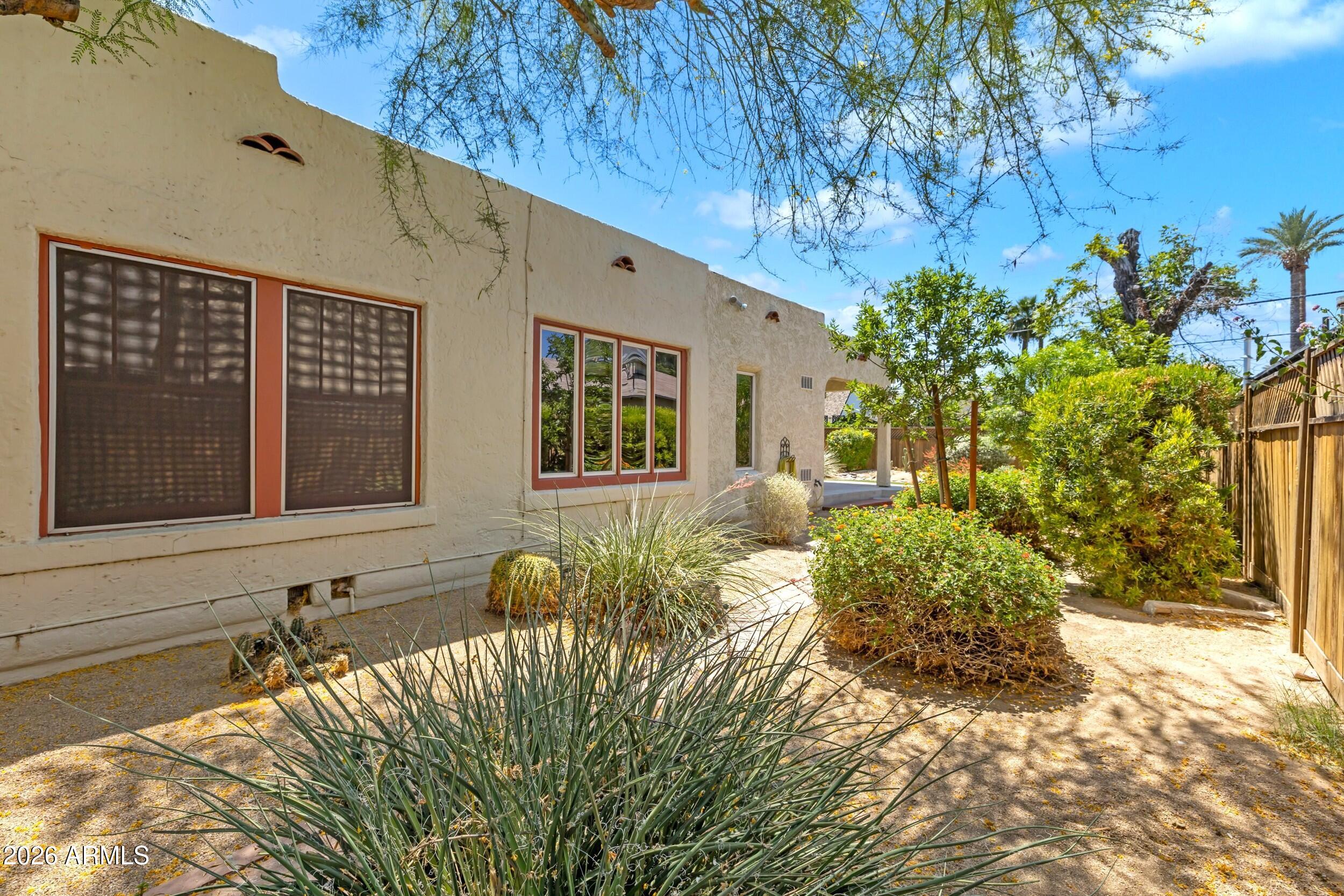 1521 E Flower Street