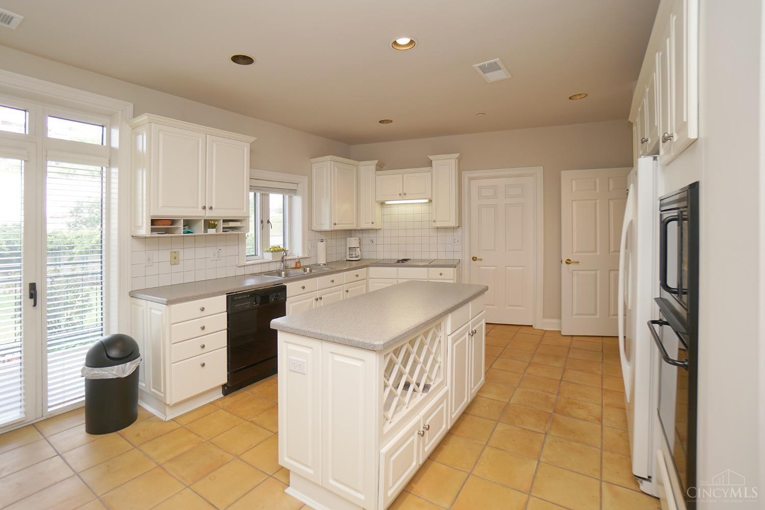 900 Adams Crossing 5400