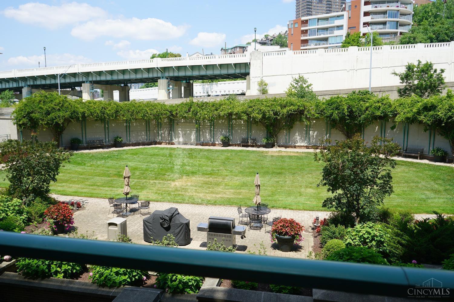 900 Adams Crossing 5400