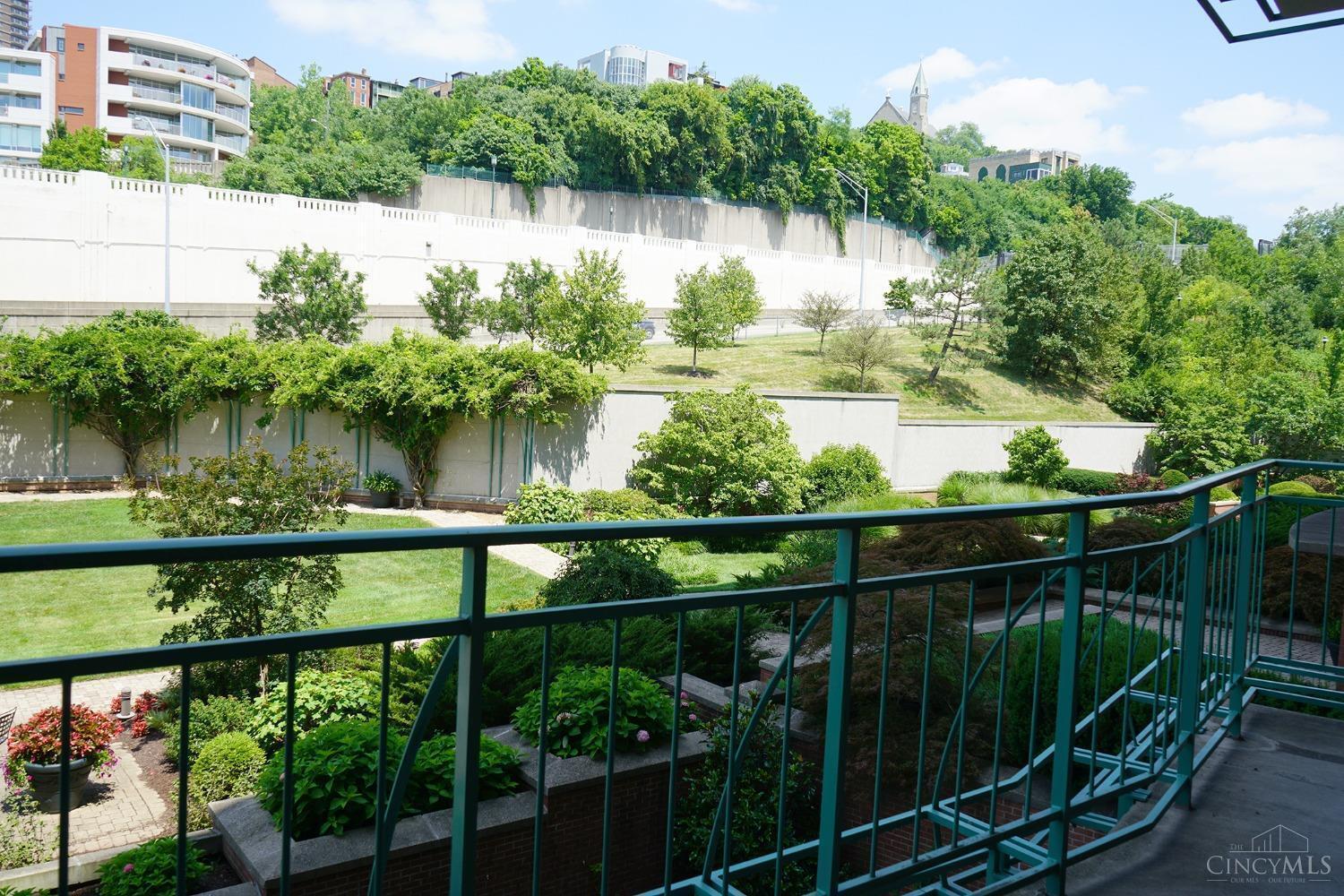 900 Adams Crossing 5400