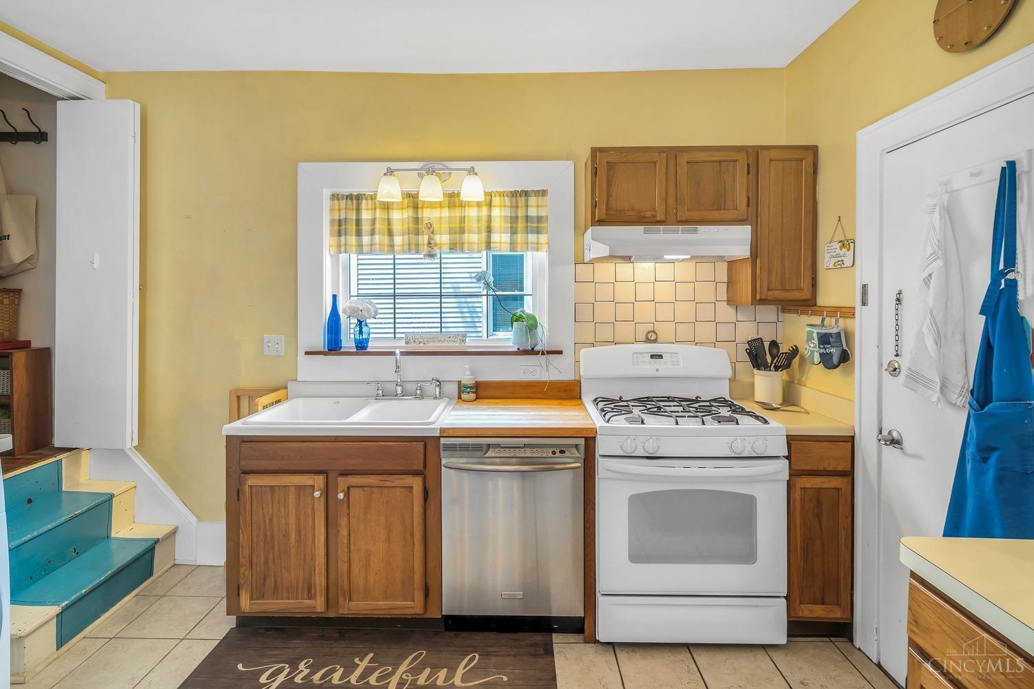 2846 Observatory Avenue