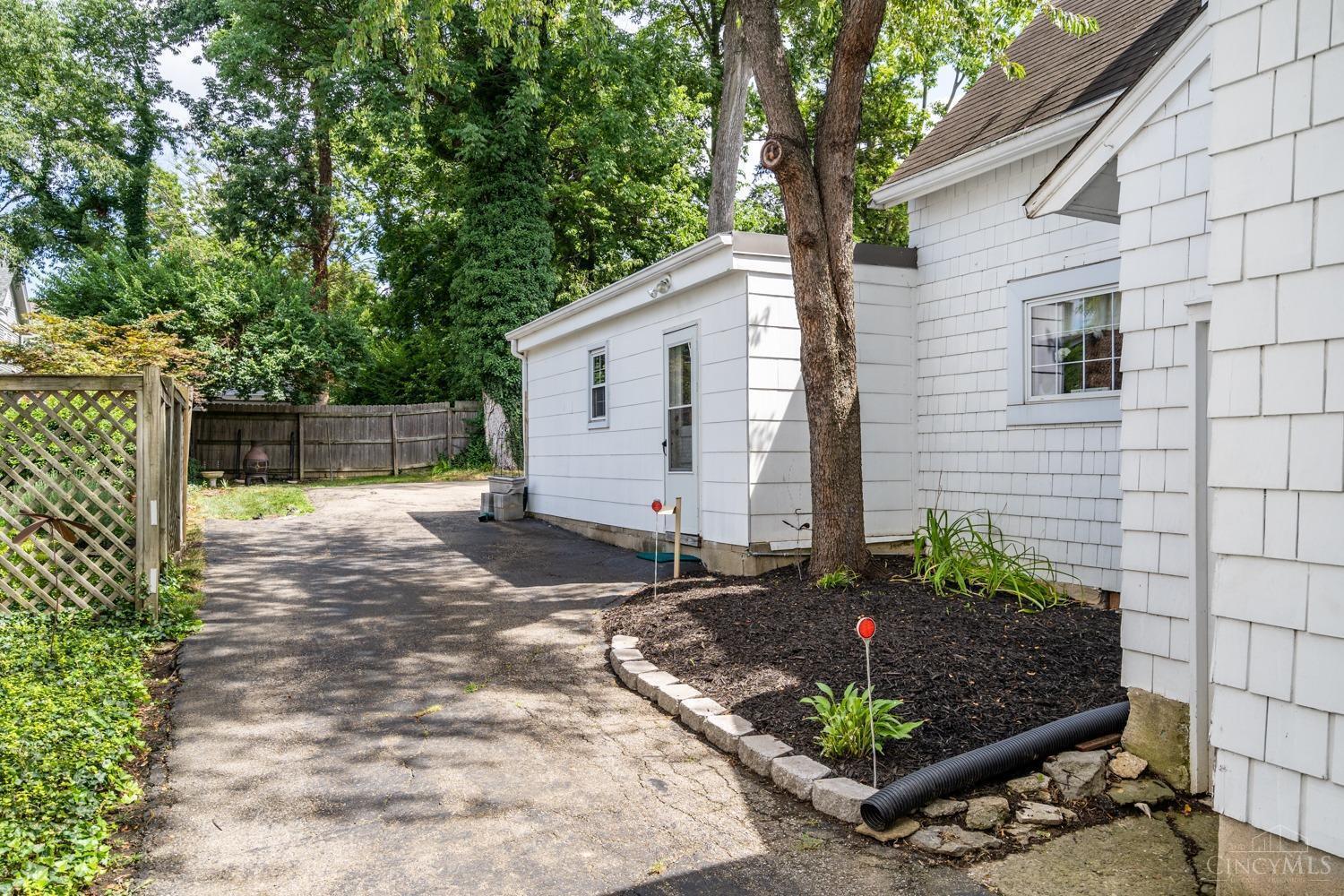 2846 Observatory Avenue