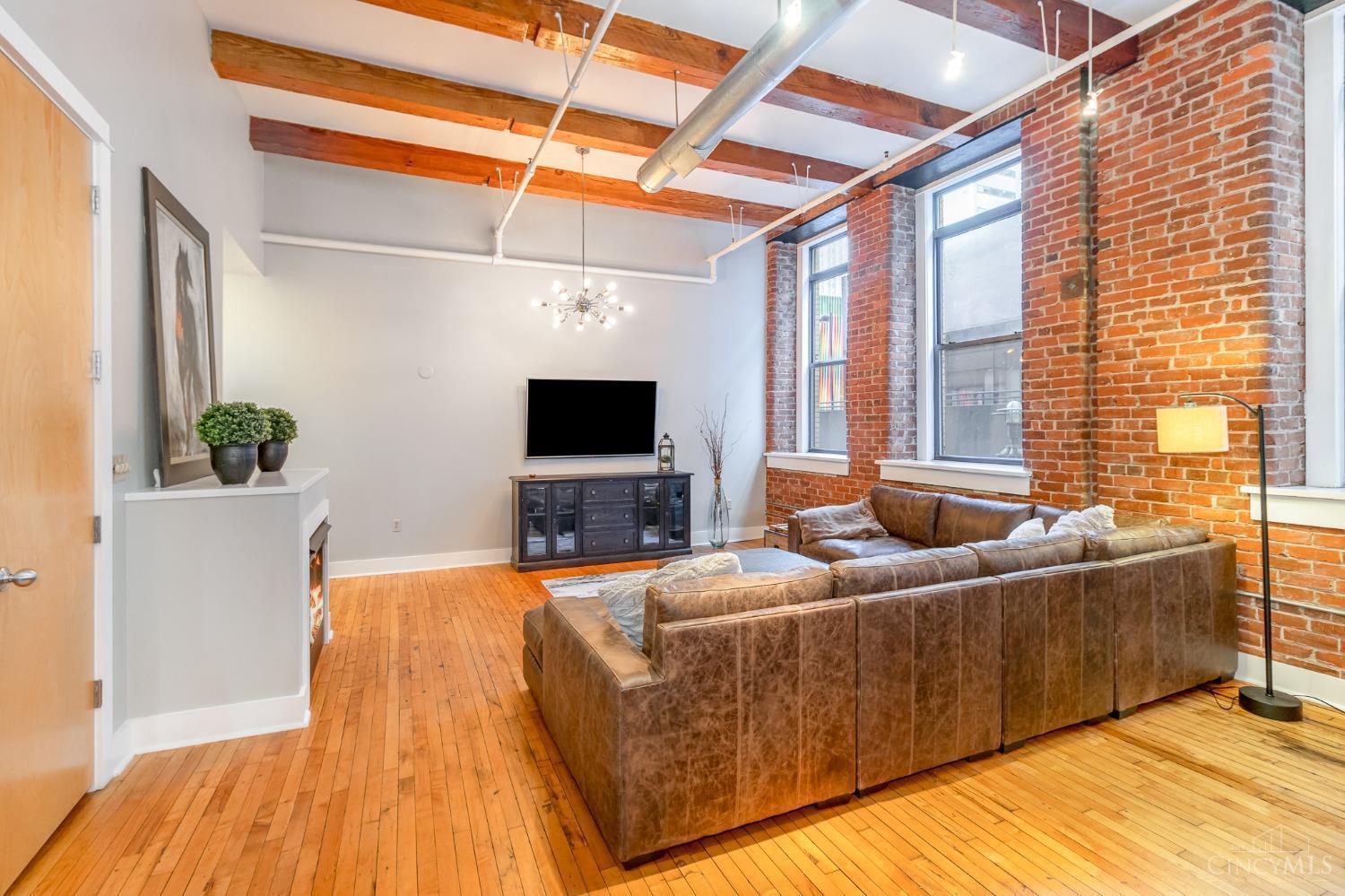 26 E Sixth Street 202