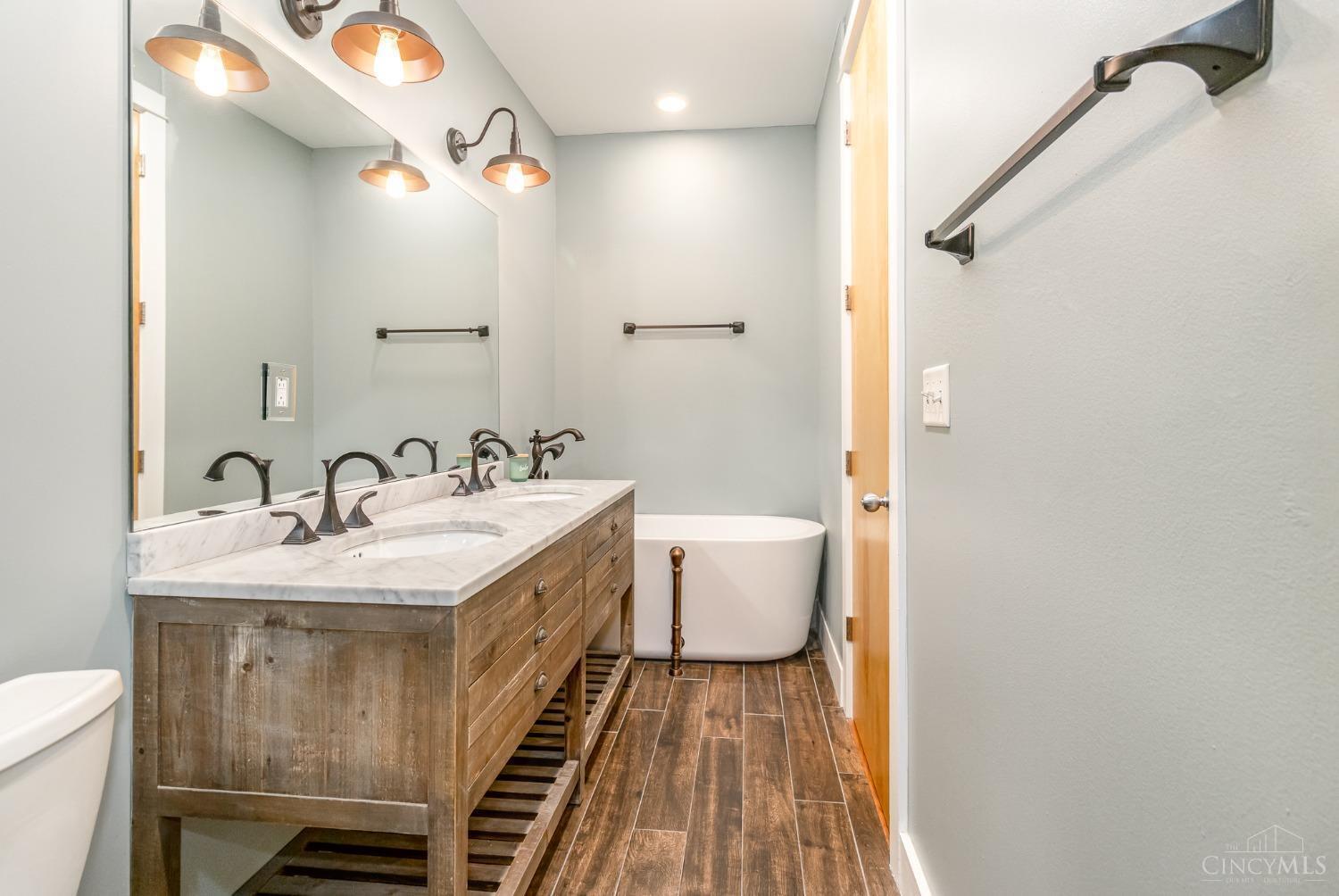 26 E Sixth Street 202