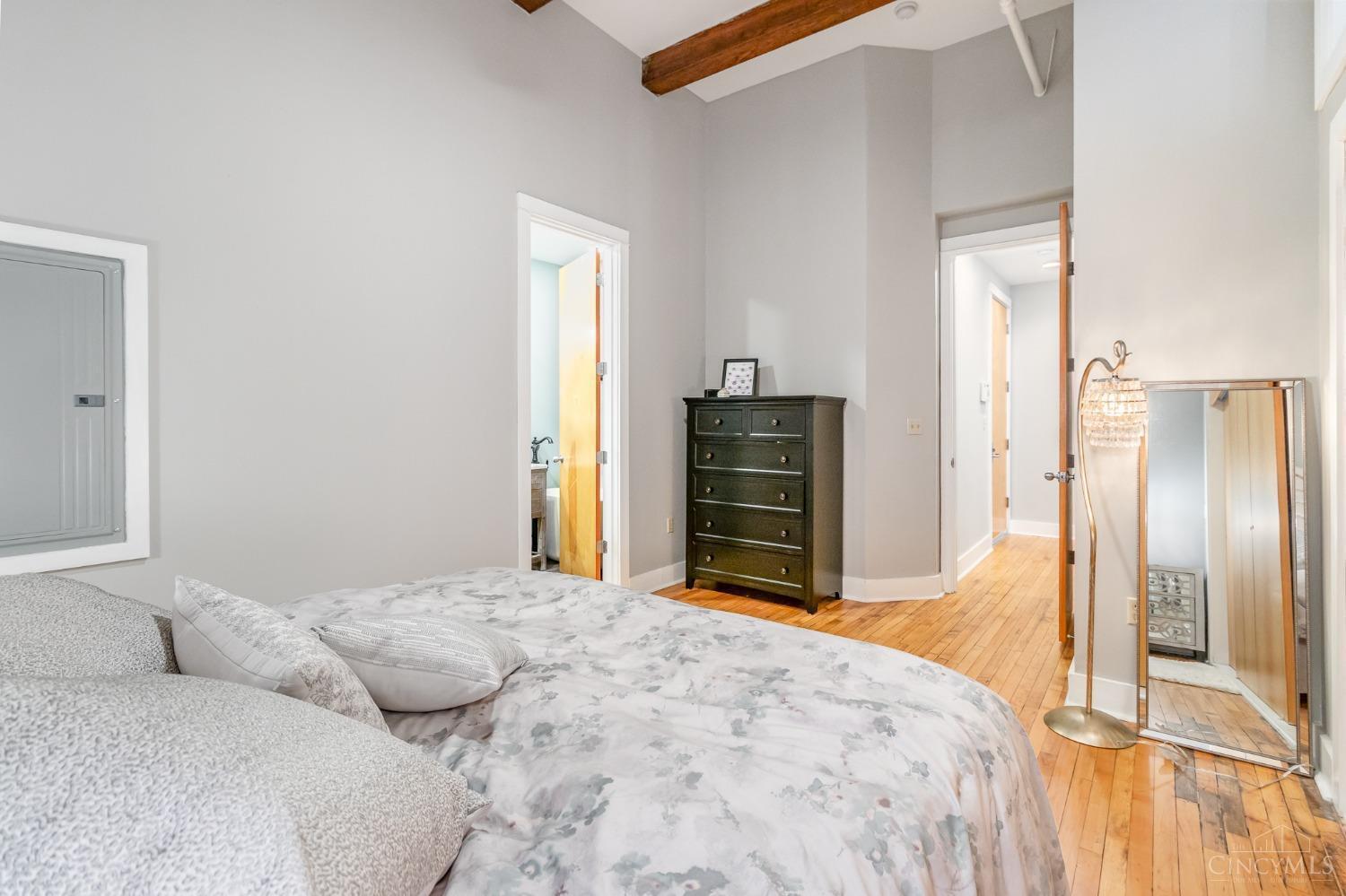 26 E Sixth Street 202