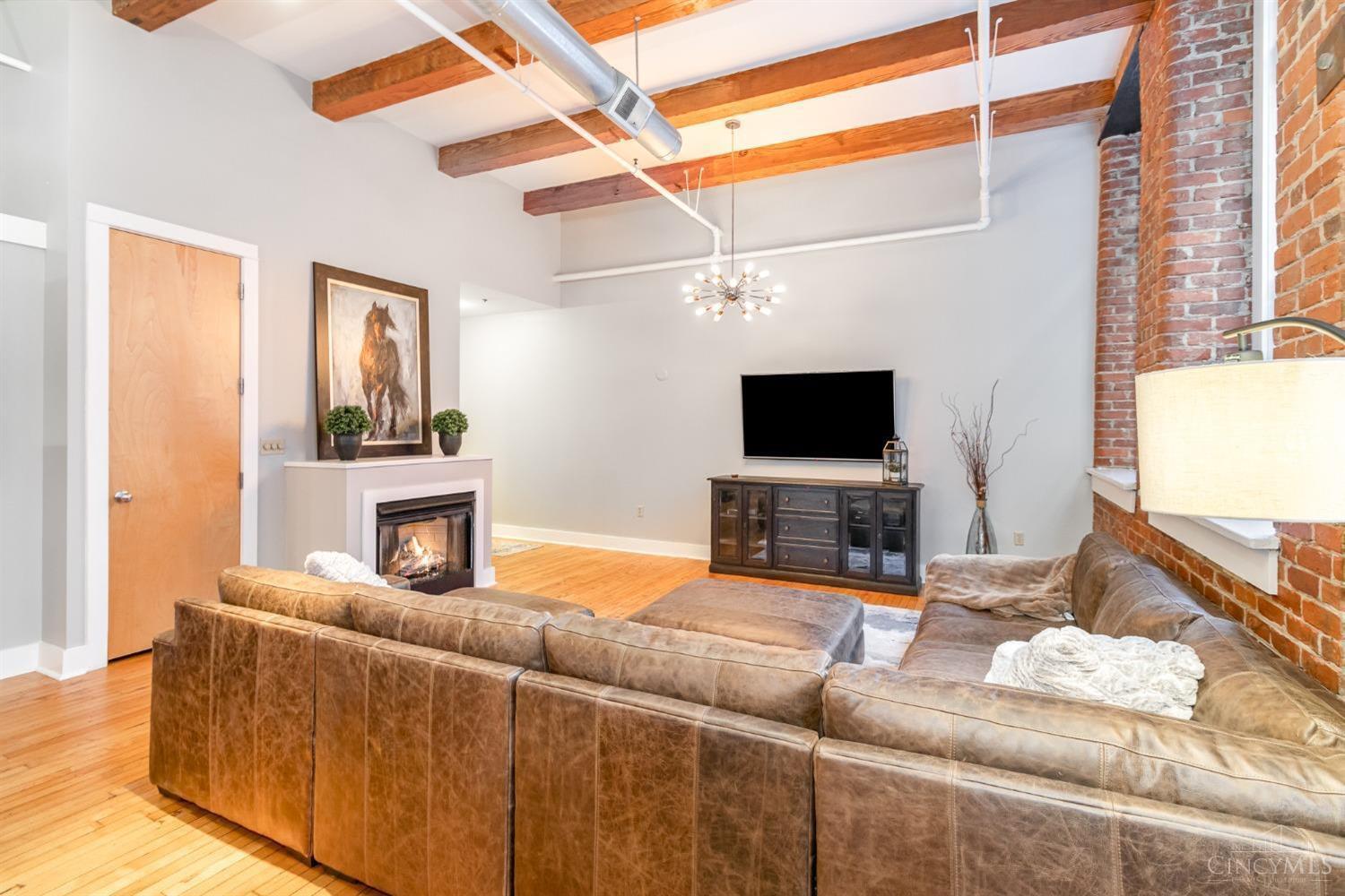 26 E Sixth Street 202