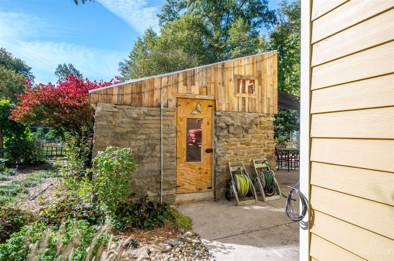 2229 Laurel Lindale Road