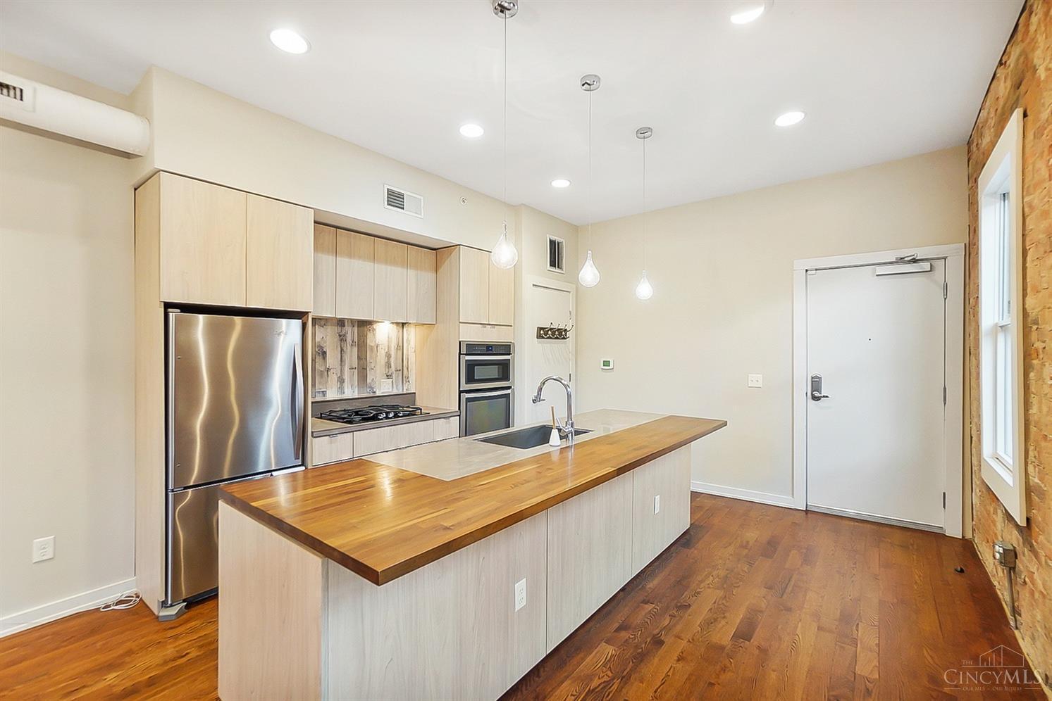 118 W Fifteenth Street 183