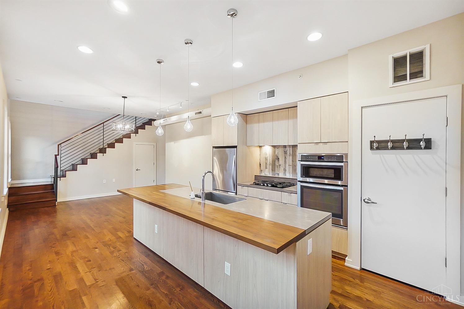 118 W Fifteenth Street 183