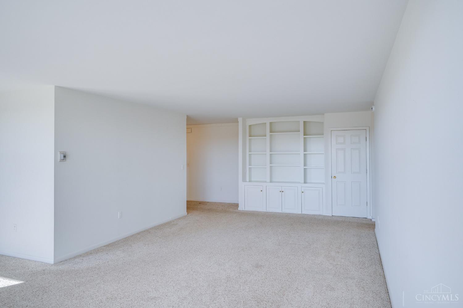 2444 Madison Road 1005