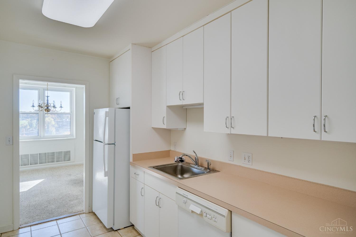 2444 Madison Road 1005