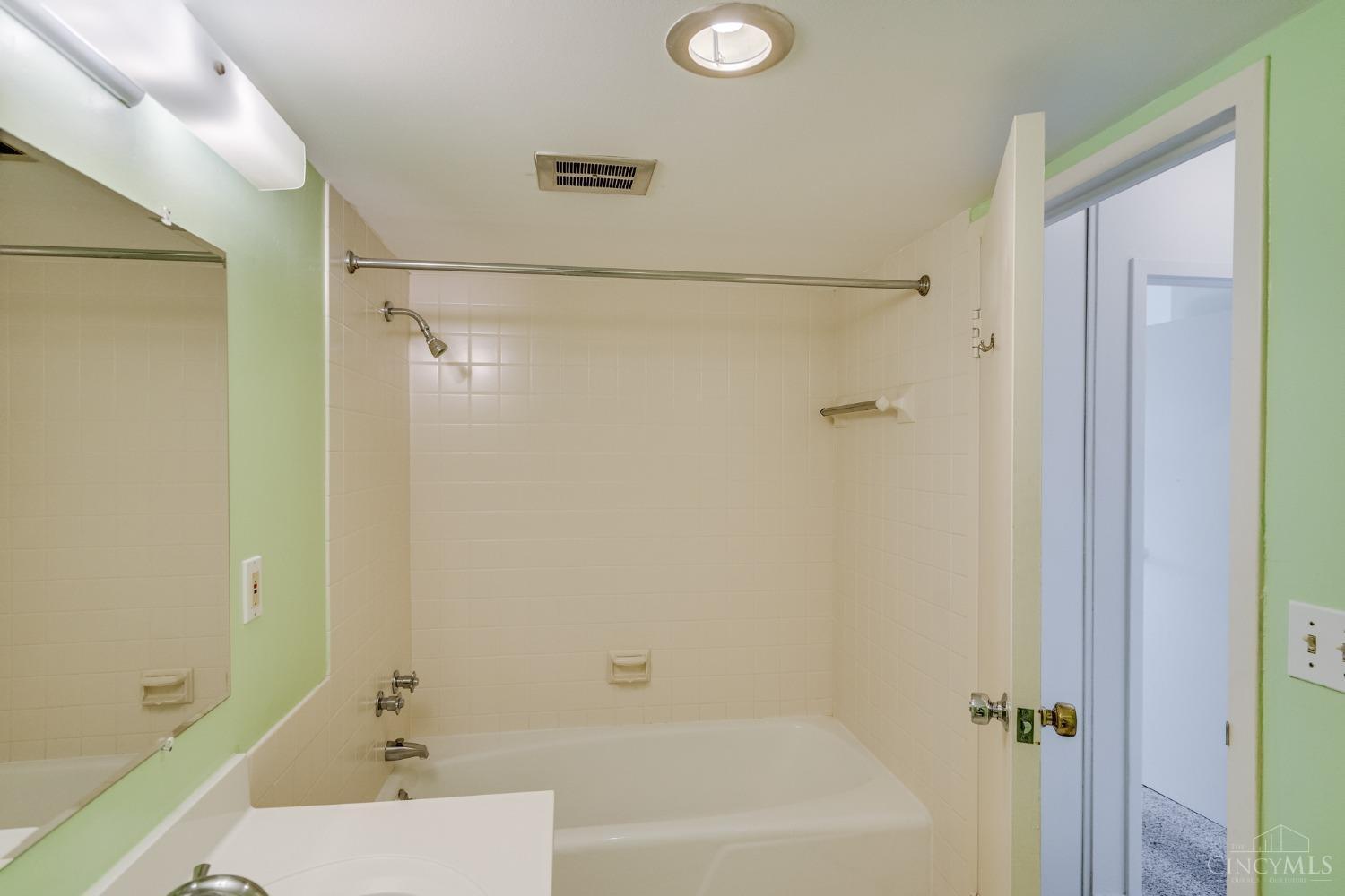 2444 Madison Road 1005