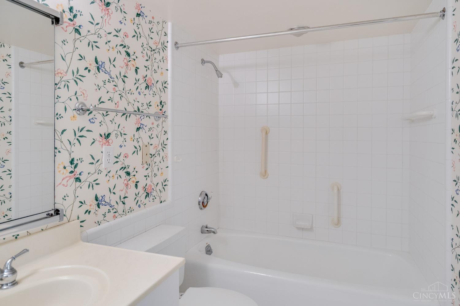 2444 Madison Road 1005