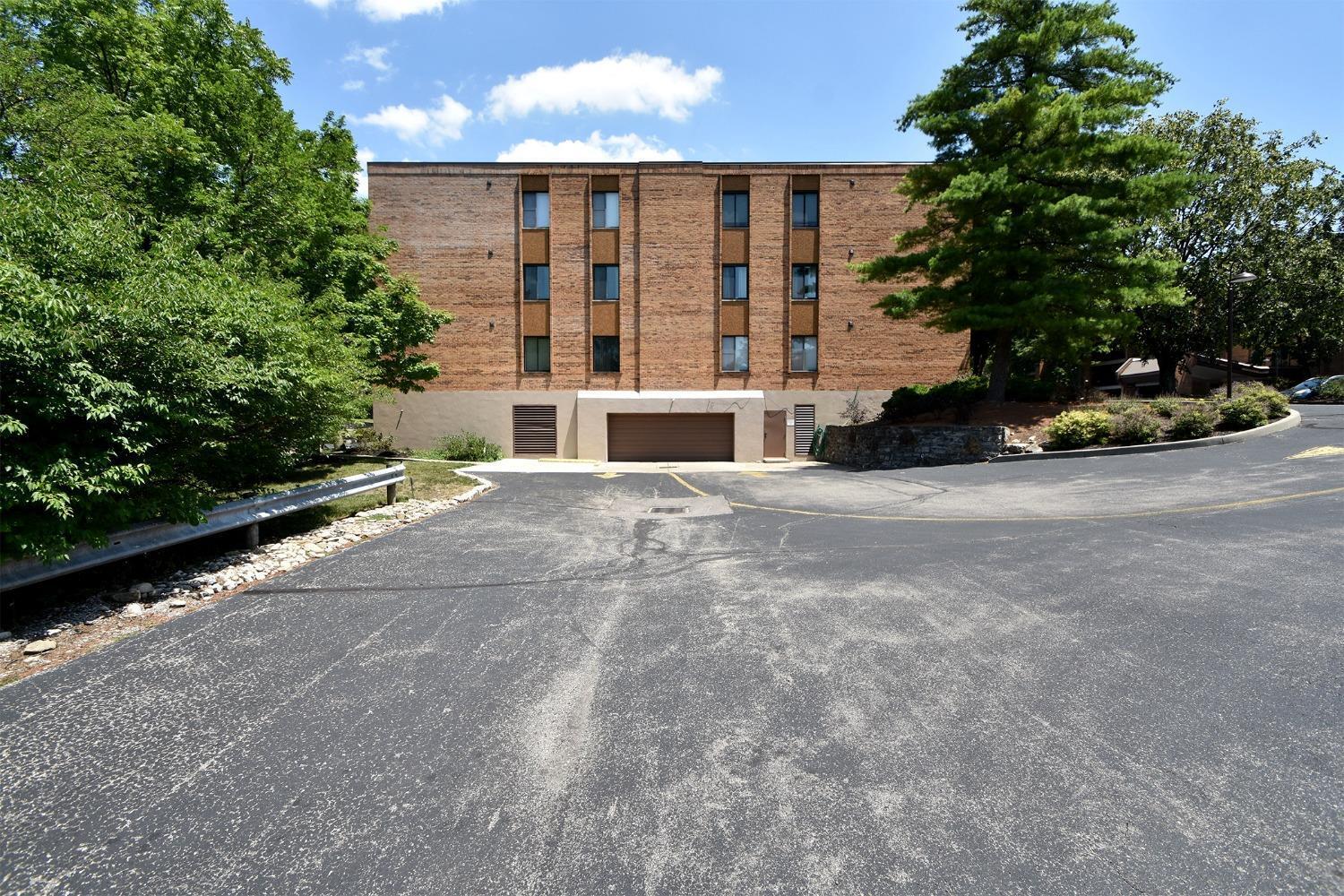 3542 Amberacres Drive 305N