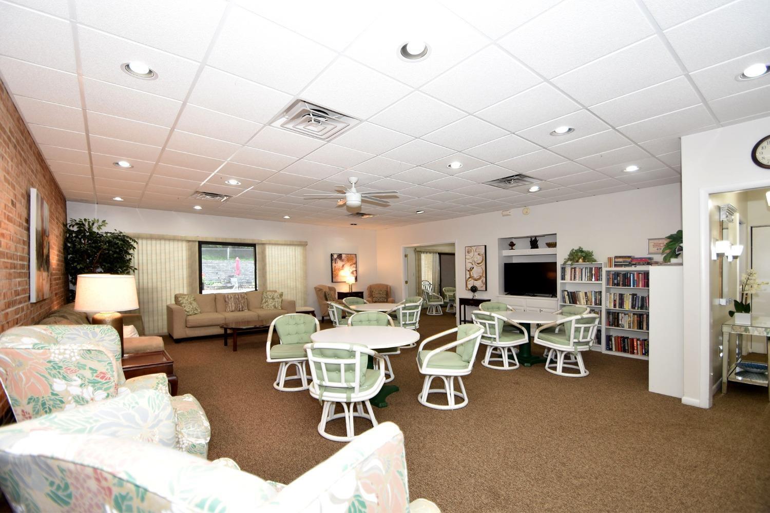 3542 Amberacres Drive 305N