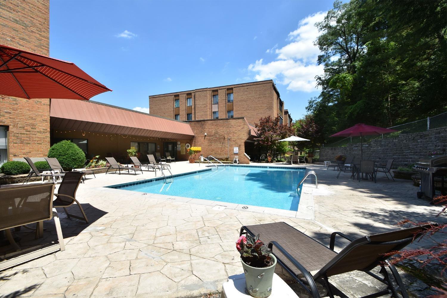 3542 Amberacres Drive 305N