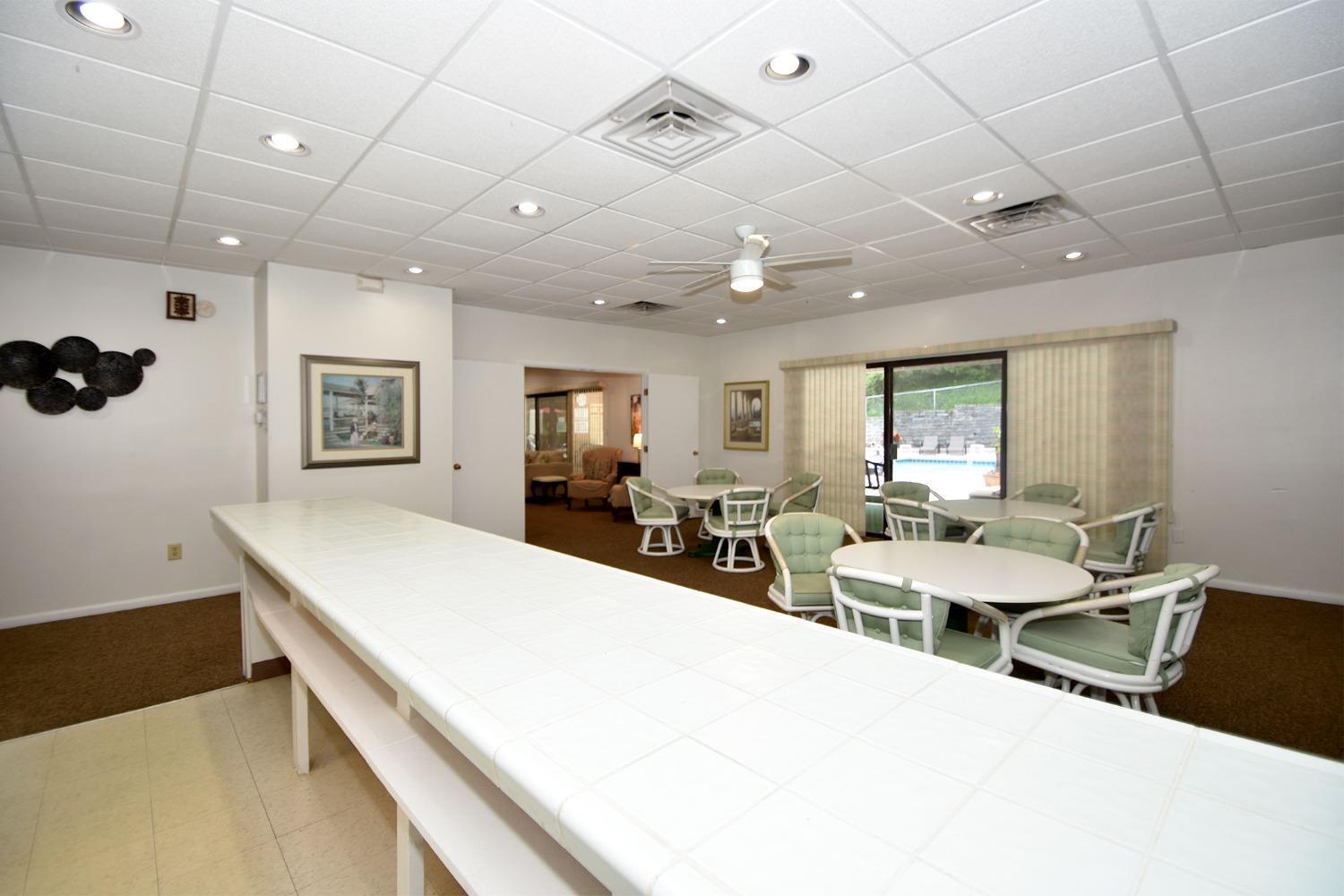 3542 Amberacres Drive 305N