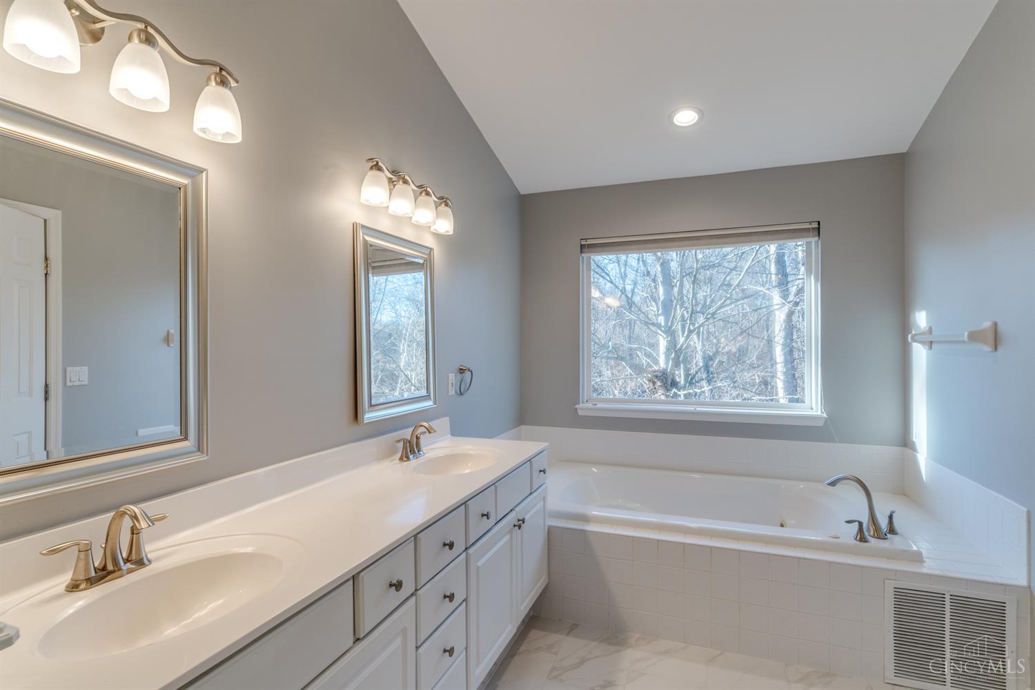 2333 Shimmering Bay Lane