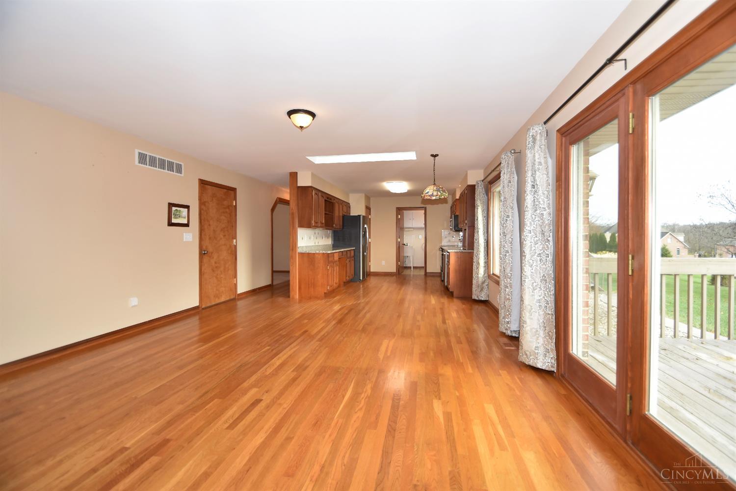 6982 Ashwood Knolls Drive