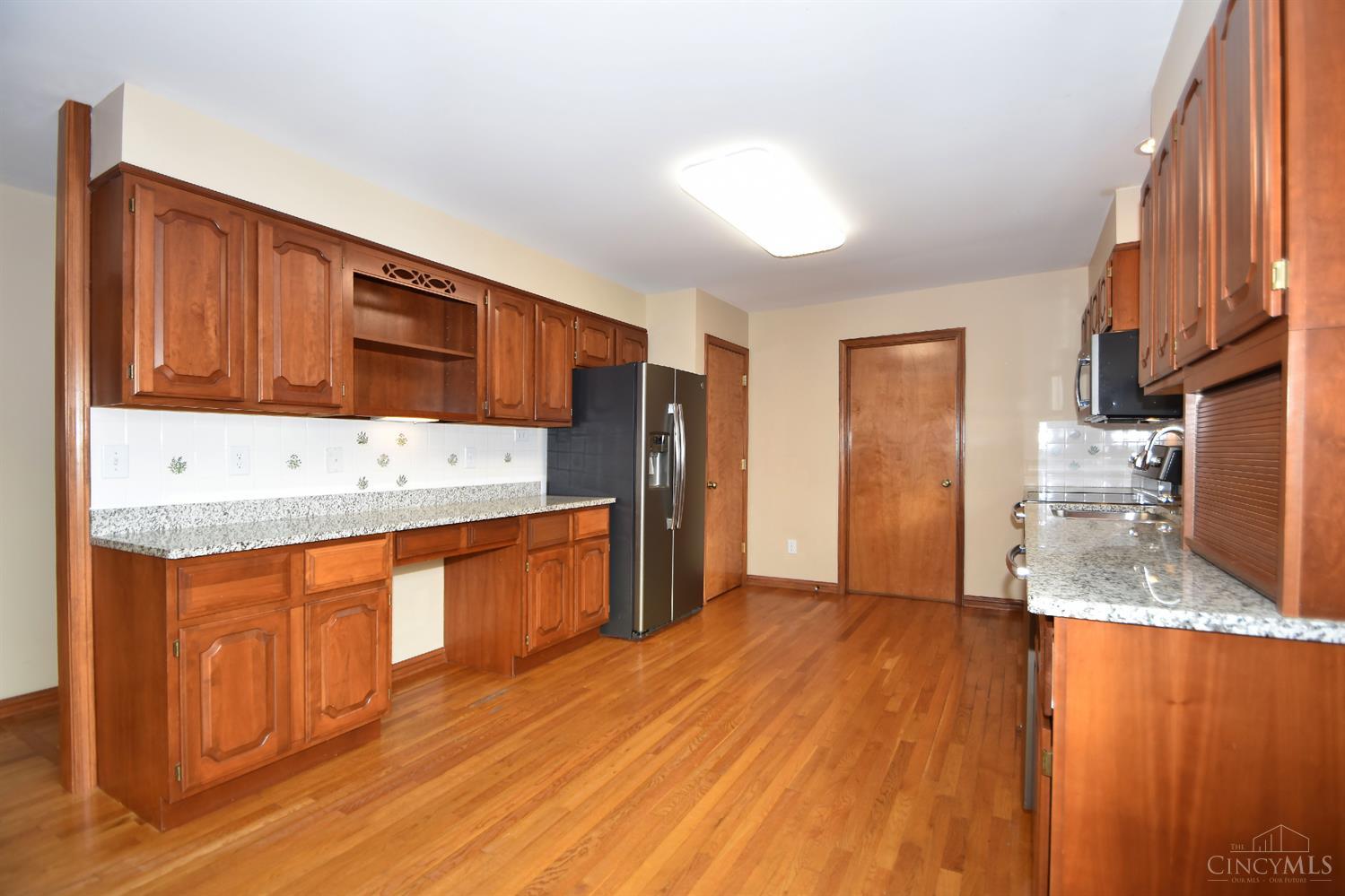 6982 Ashwood Knolls Drive