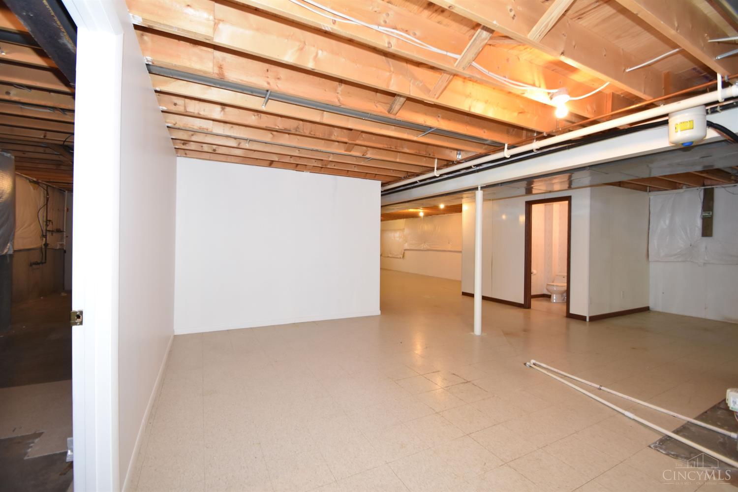 6982 Ashwood Knolls Drive