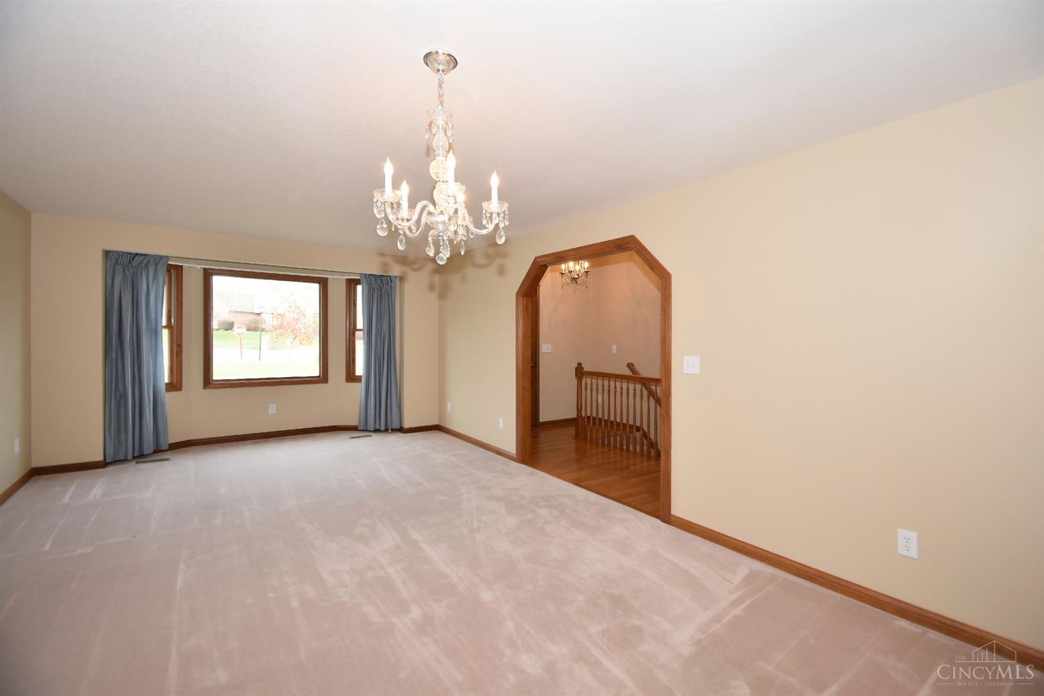 6982 Ashwood Knolls Drive