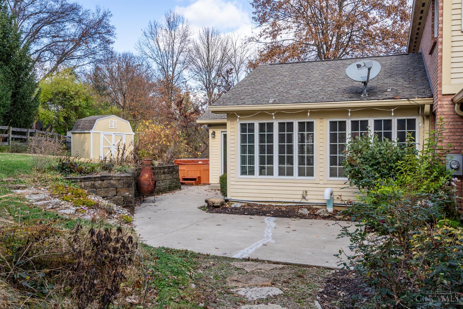 2725 Lawyers Point Drive