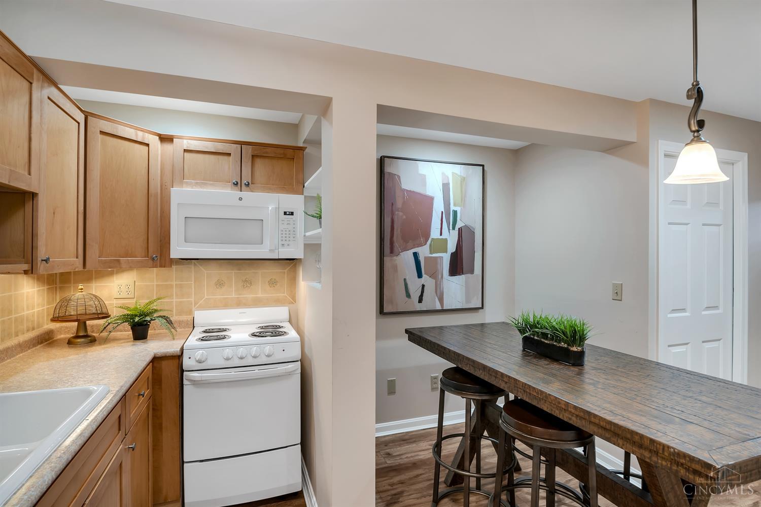 2725 Lawyers Point Drive