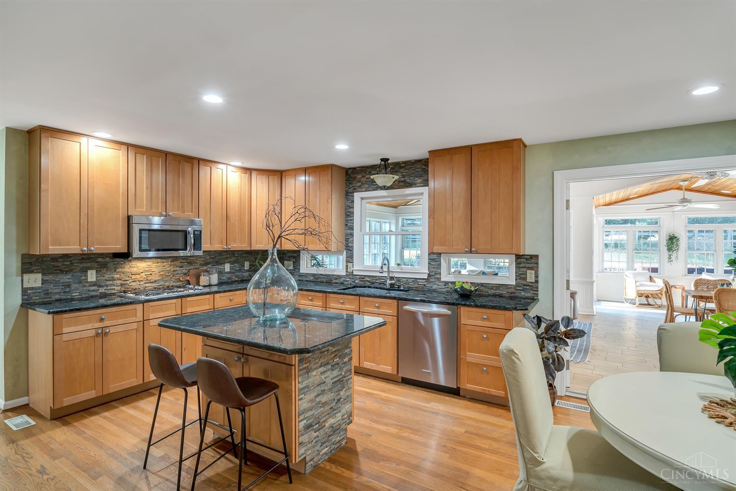 2725 Lawyers Point Drive