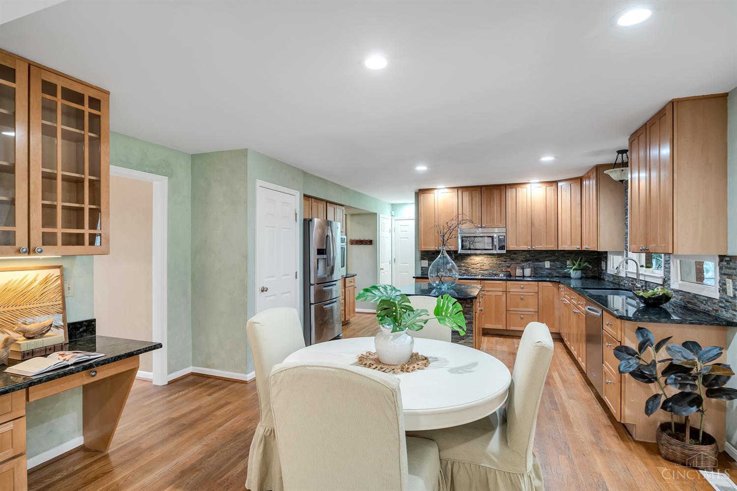 2725 Lawyers Point Drive