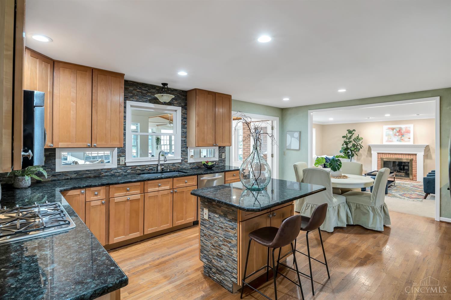 2725 Lawyers Point Drive