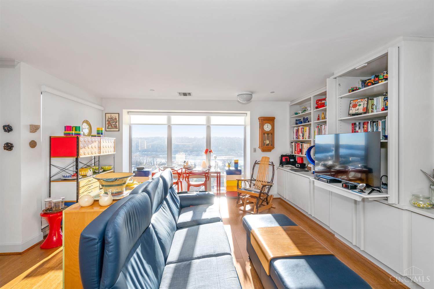 3435 Golden Avenue 1002