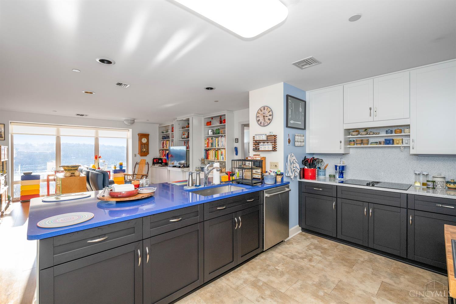 3435 Golden Avenue 1002