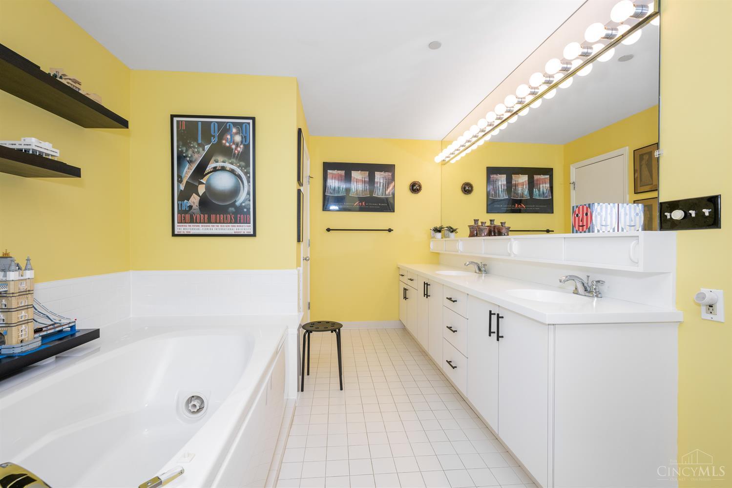 3435 Golden Avenue 1002