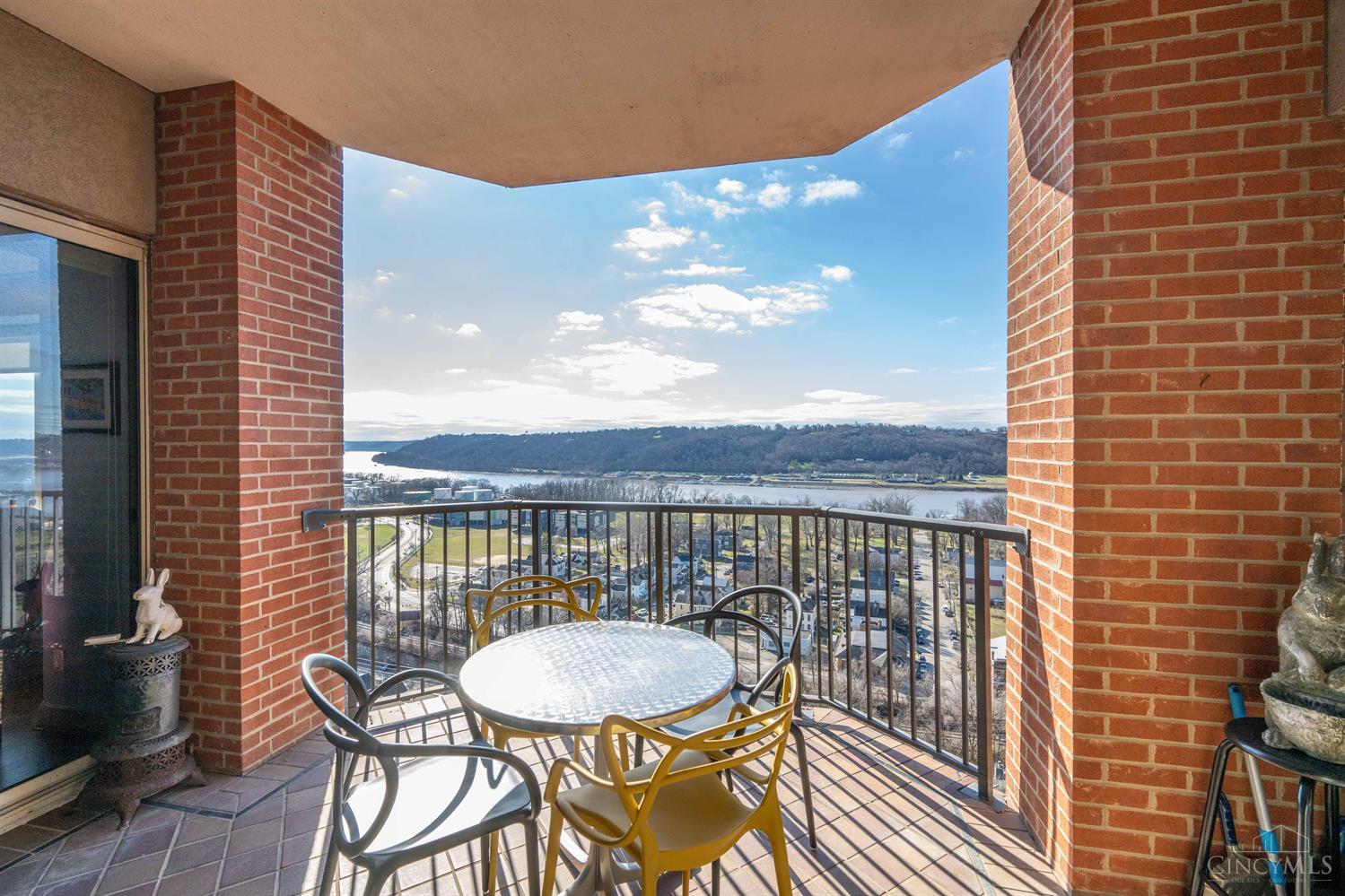 3435 Golden Avenue 1002