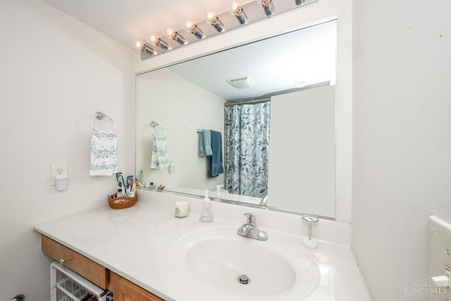 7162 White Oak Court