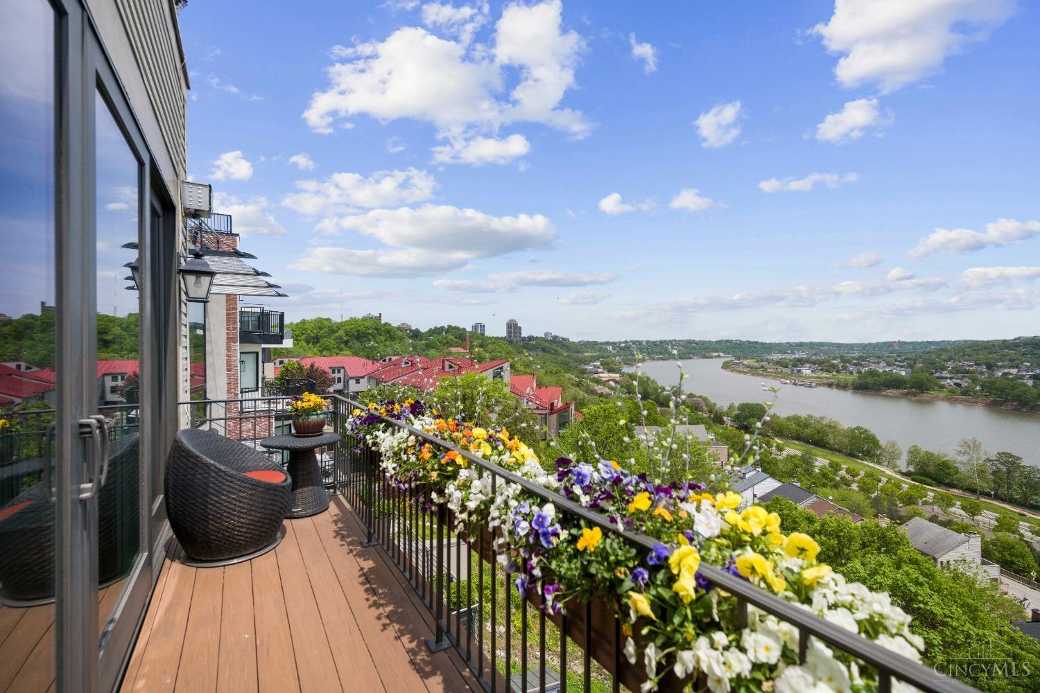 1134 Fort View Place