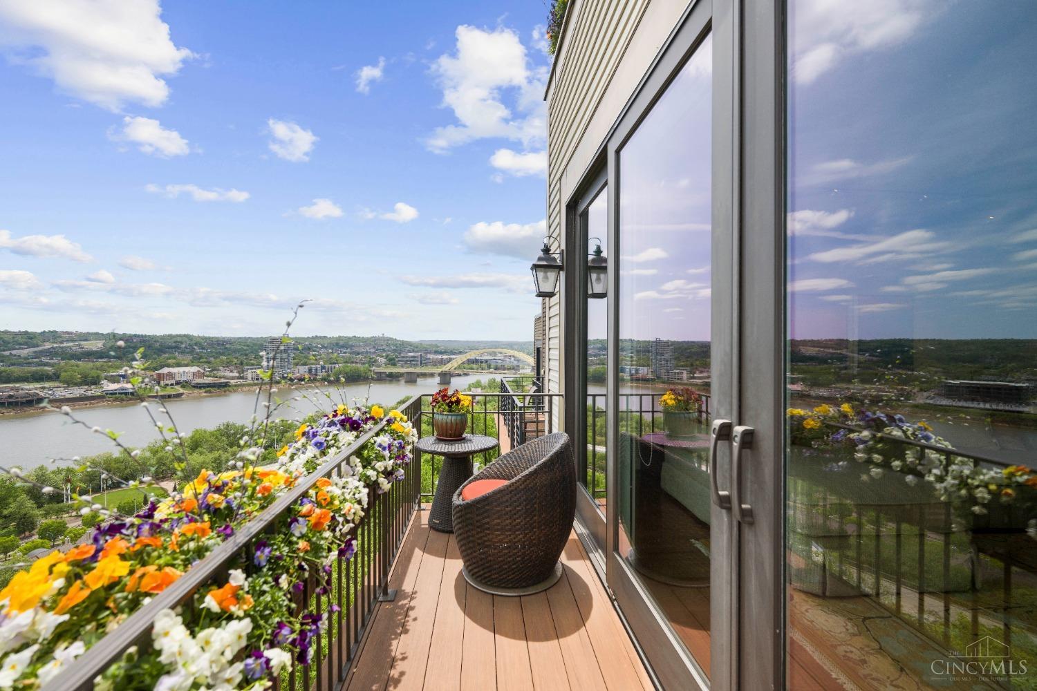 1134 Fort View Place