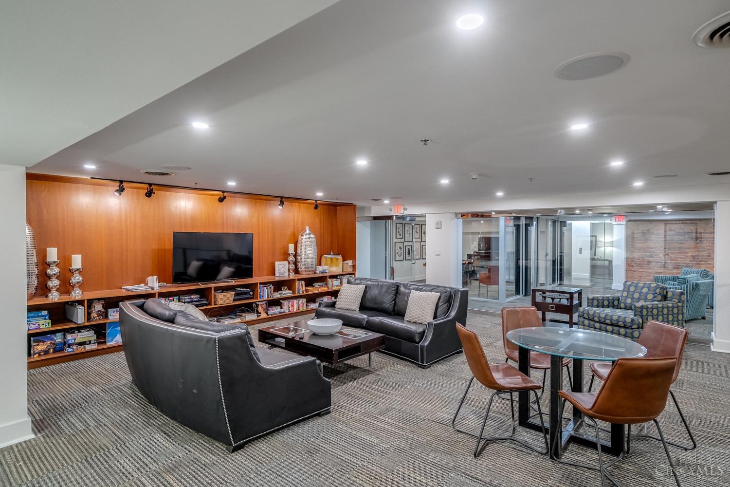 15 W Fourth Street 403