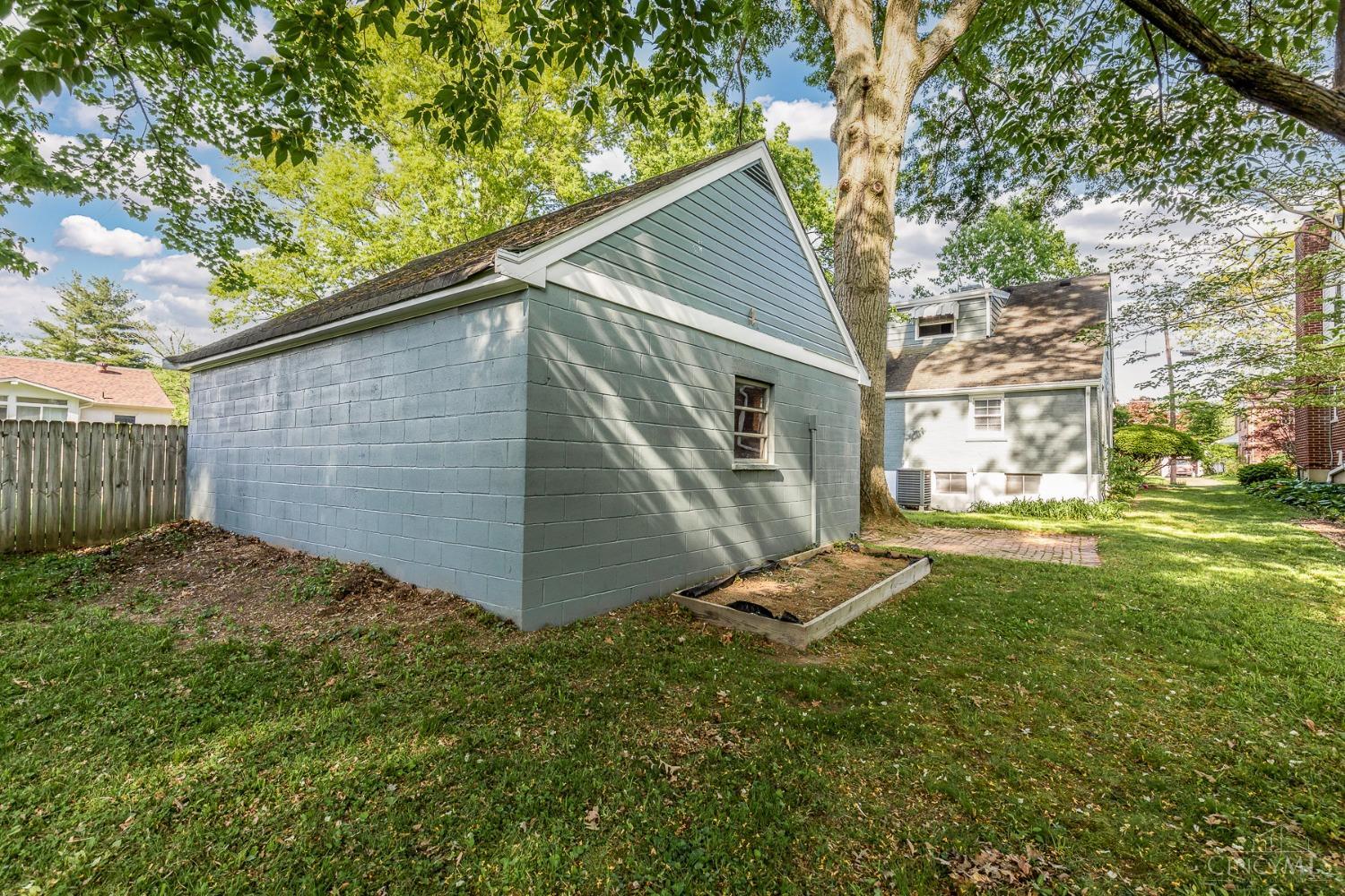 3723 Petoskey Avenue