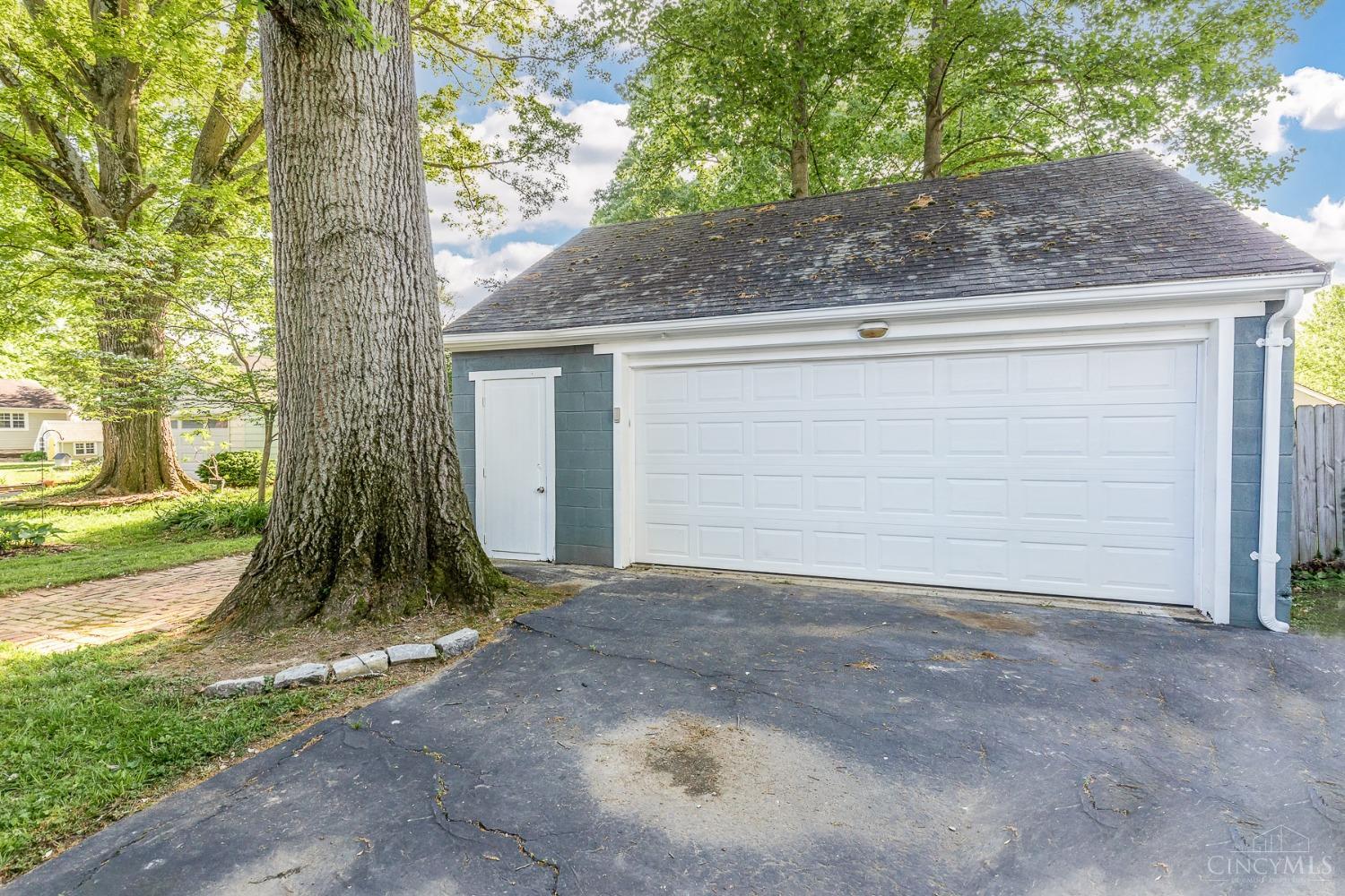 3723 Petoskey Avenue