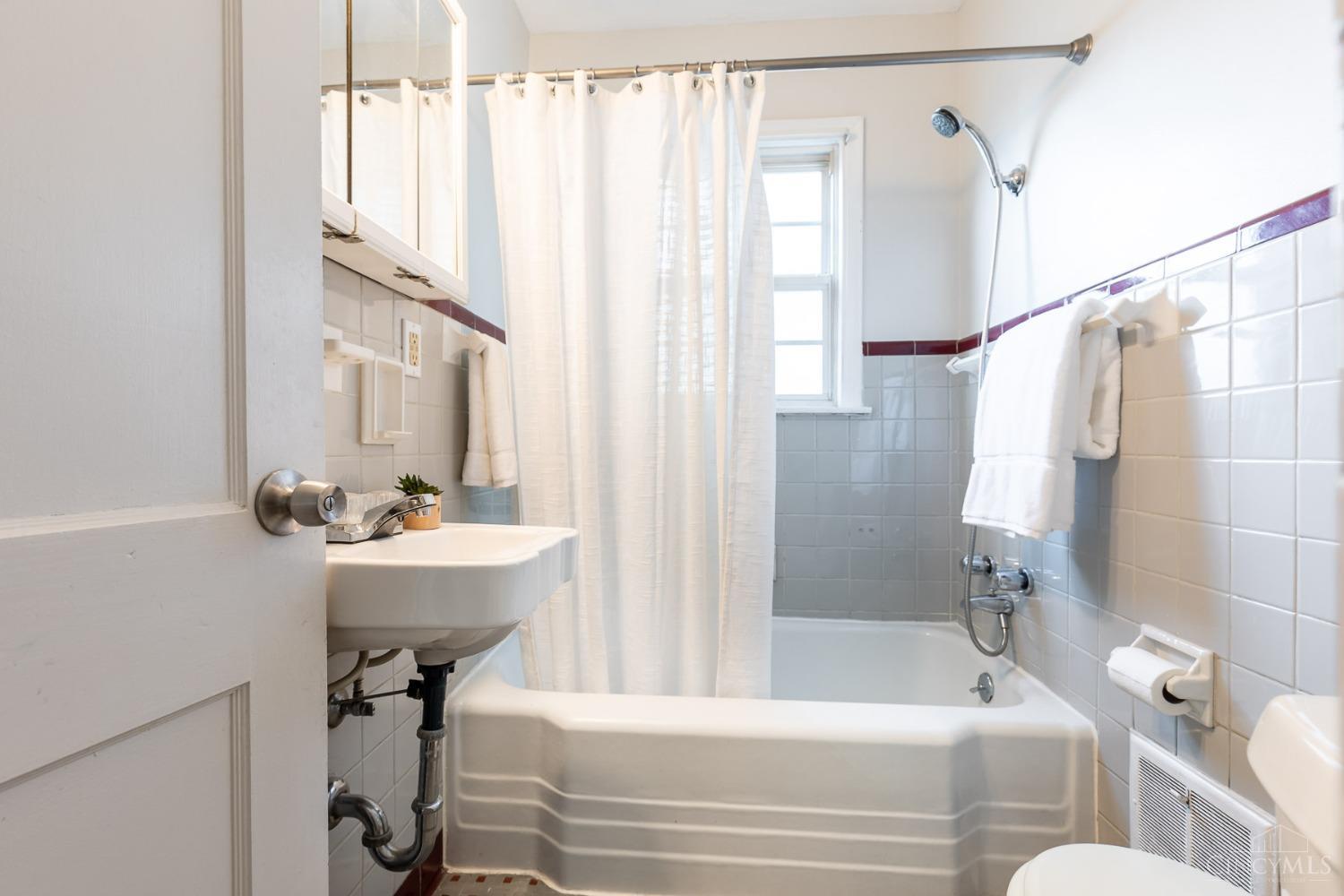 3723 Petoskey Avenue