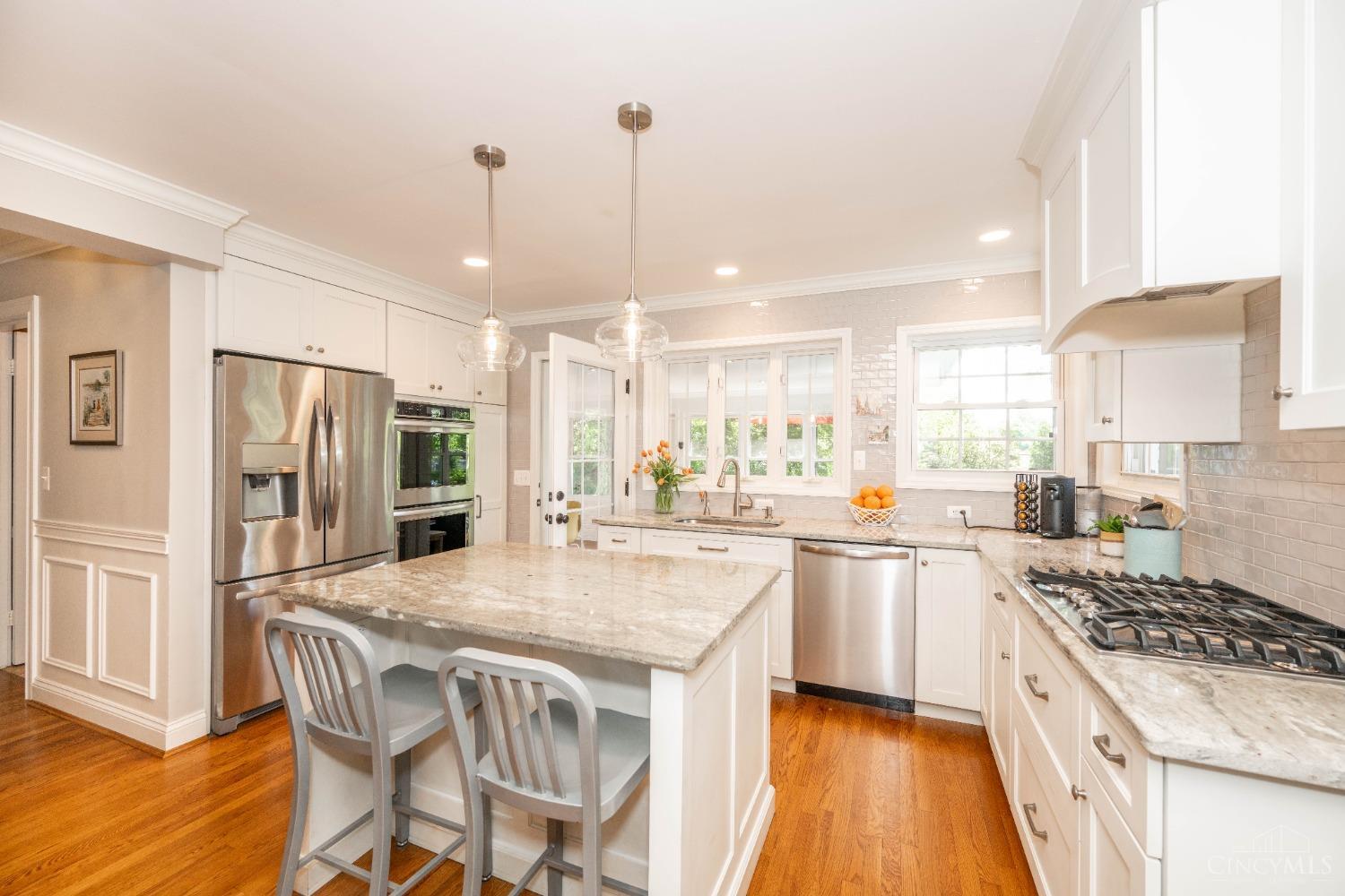 1982 Honeysuckle Lane