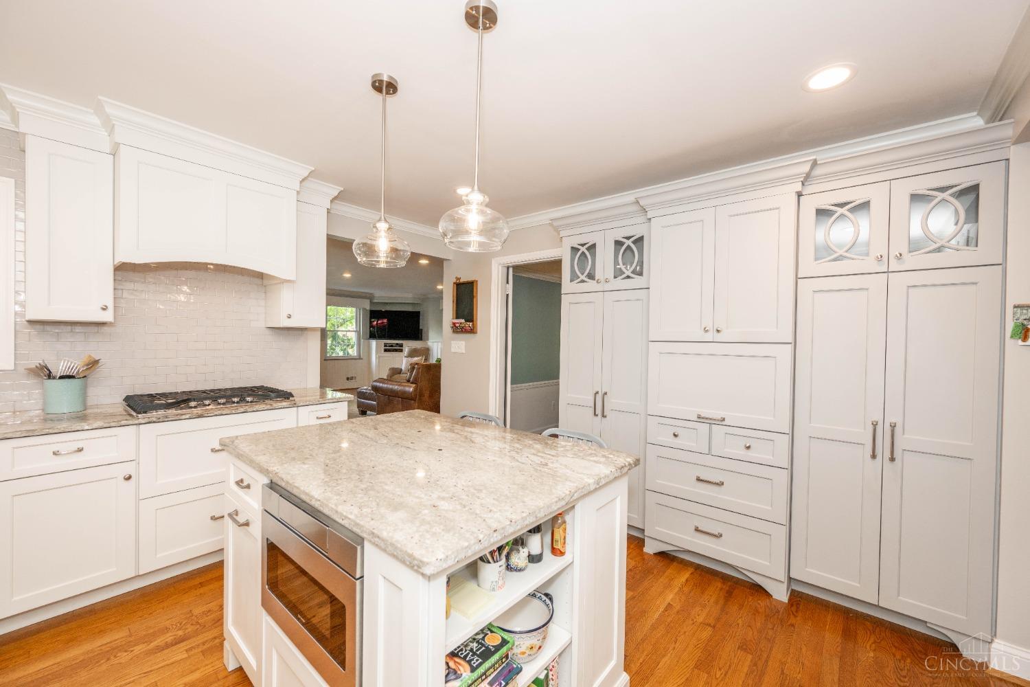 1982 Honeysuckle Lane