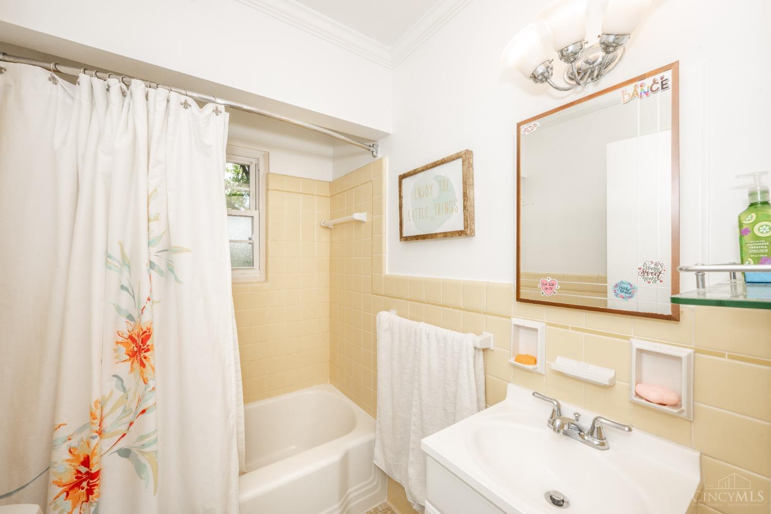 1982 Honeysuckle Lane